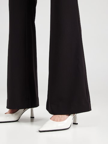 WEEKDAY Flared Pants 'Sarabi' in Black