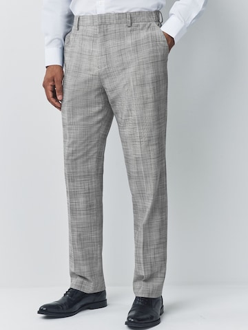 Regular Pantalon à plis 'Motionflex' Next en gris : devant