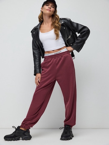 No Matter What Tapered Hose in Rot: Vorderseite