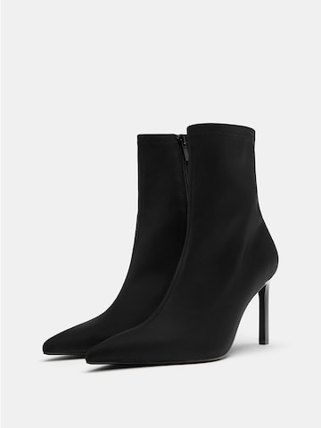 Pull&Bear Členkové čižmy - Čierna