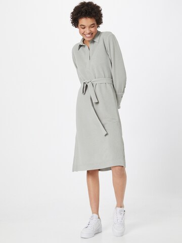 Club Monaco - Vestido camisero en gris