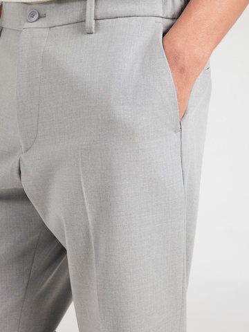 DRYKORN Обычный Плиссированные брюки 'AJEND' в Серый