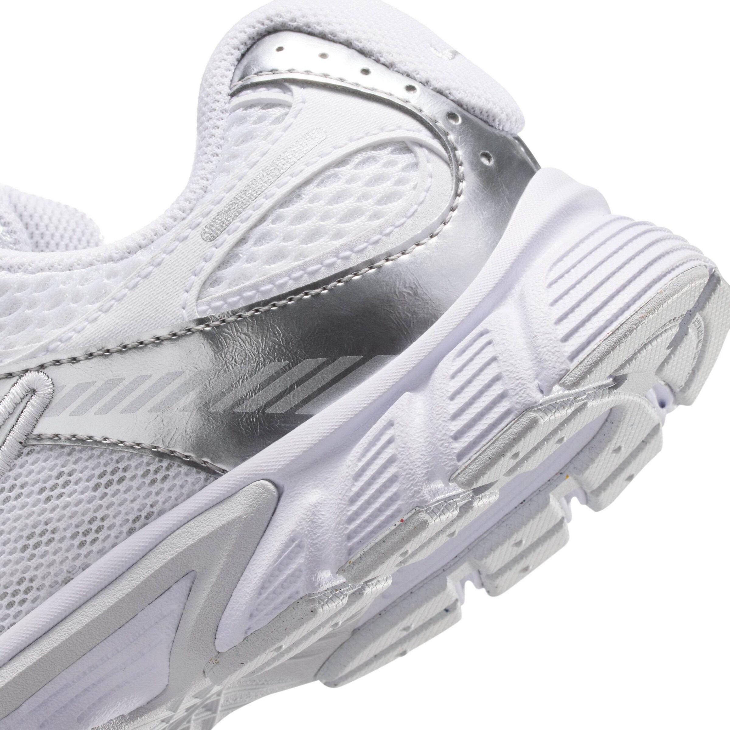 NIKE Flats 'V5 RNR GS' in White