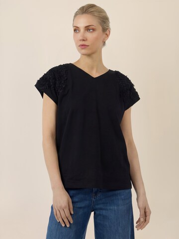 APART Shirt in Black: front