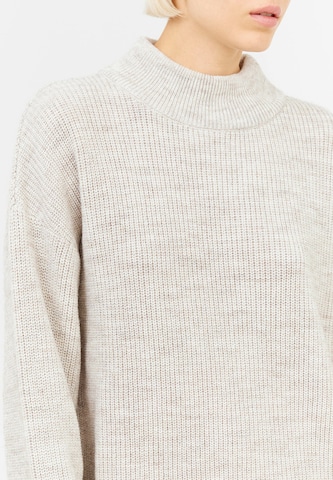 TOPTOP STUDIO Sweater in White