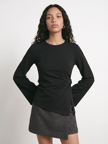 HYPEDROP - Camiseta en negro: frente