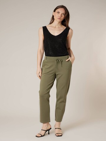 Regular Pantalon Deeluxe en vert : devant