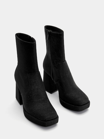 Pull&Bear Stiefelette in Schwarz