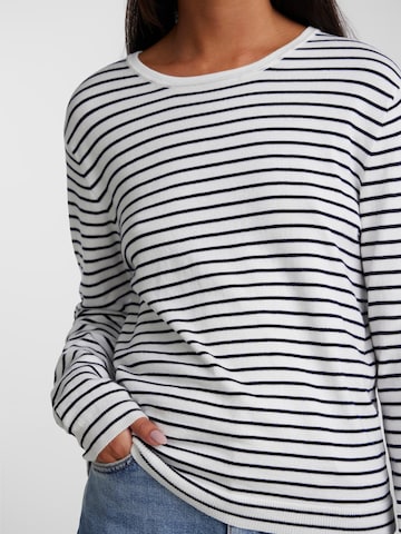 PIECES - Pullover 'SONJA' em branco