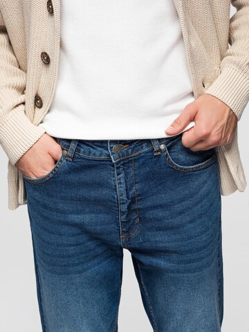 Ombre Regular Jeans in Blau