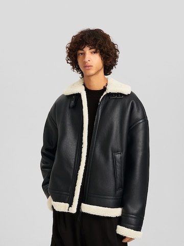 Bershka Jacke in Schwarz: Vorderseite