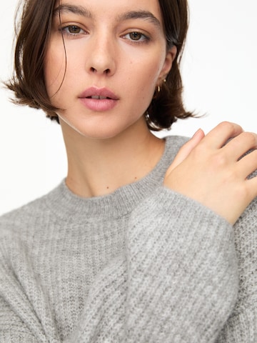 Robes en maille Pull&Bear en gris