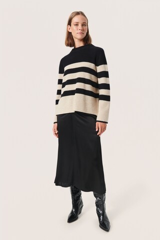 SOAKED IN LUXURY Pullover 'Molina' in Beige