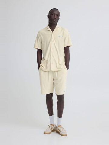 BLEND - Regular Fit Camisa 'BHBasti' em bege: frente