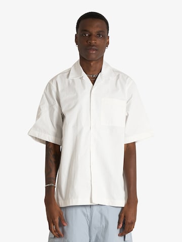 OAMC PEACEMAKER Regular Fit Hemd in Weiß: Vorderseite