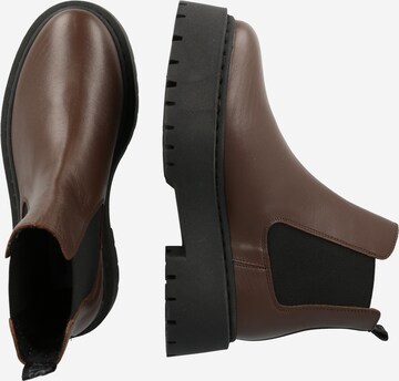 STEVE MADDEN - Botas chelsea 'VEERLY' em castanho