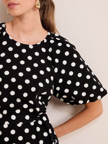 Friends Like These Φόρεμα σε μαύρο