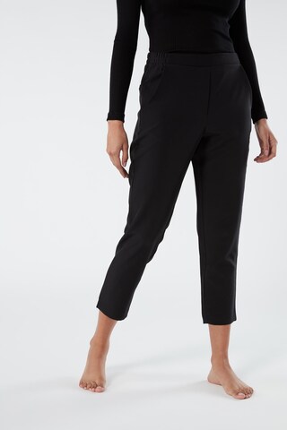 INTIMISSIMI Slim fit Pants in Black: front