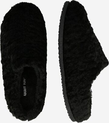 ABOUT YOU Slipper 'Elif' in Black