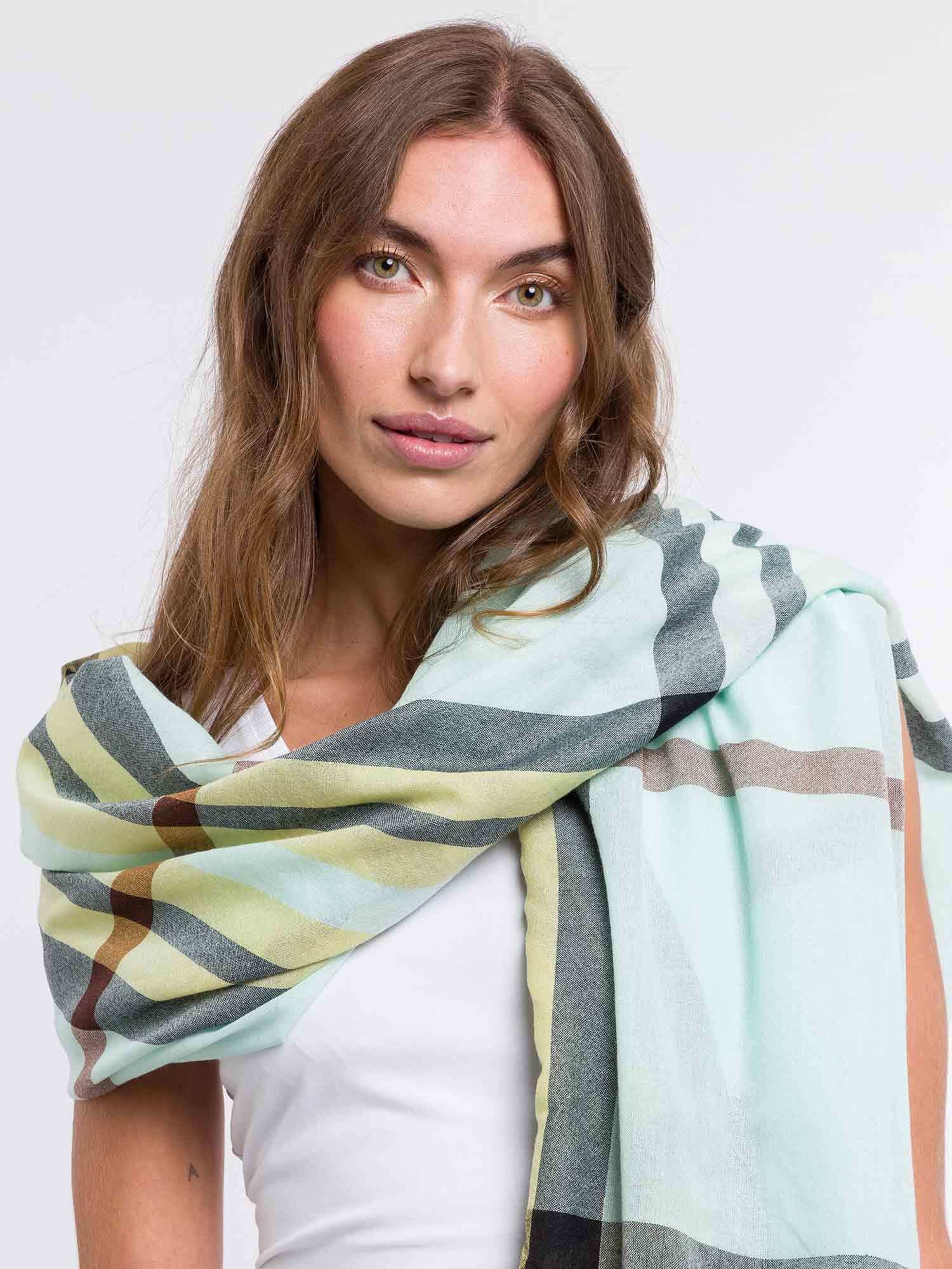 FRAAS Scarf in Green