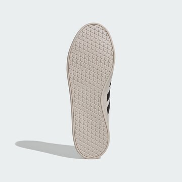 Chaussure de sport 'Audi F1 Team VL Court' ADIDAS PERFORMANCE en blanc