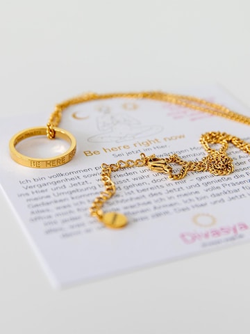 Divasya Necklace 'Be here right now' in Gold