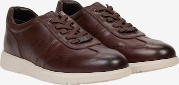 Slip on 'Schnürschuhe' Desa en marron : devant