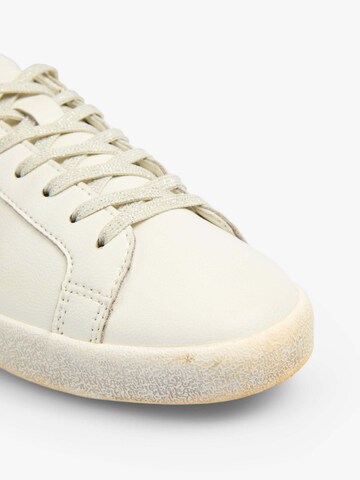 Sneaker 'Henry' di Scalpers in bianco