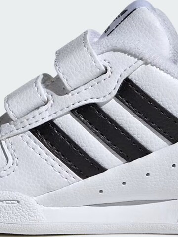 ADIDAS - Zapatillas deportivas 'adidas Team Court 2 Str Cf C' en blanco