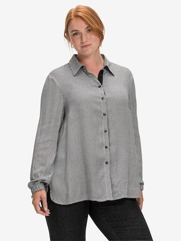 SHEEGO Blouse in Grey: front