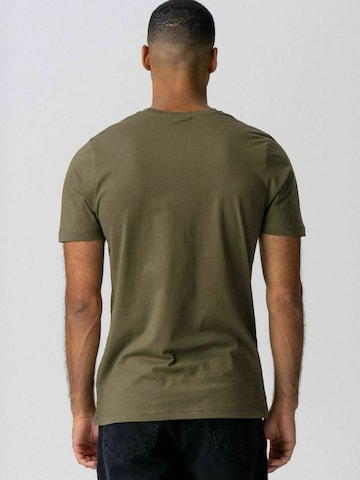 TEESHOPPEN - Ajuste regular Camisa ' Organic Basic ' en verde