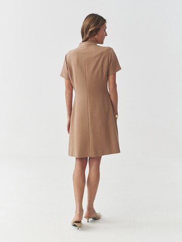 TATUUM - Vestido camisero 'Mantoki' en beige