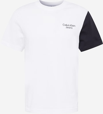 Tricou de la Calvin Klein Jeans pe alb: față