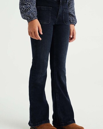 WE Fashion Flared Jeans in Blauw: voorkant