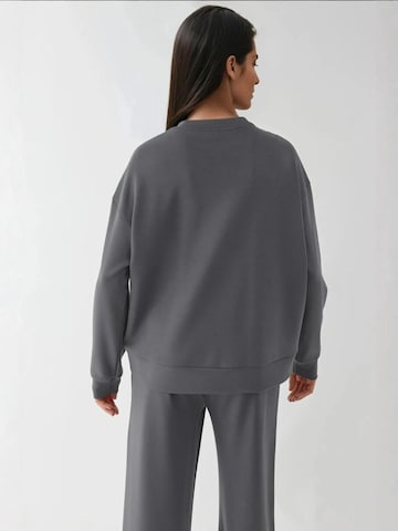 Hiccup - Sweatshirt em cinzento