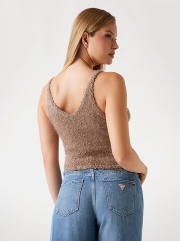 GUESS Top in Braun
