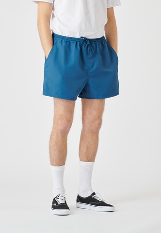 Cleptomanicx Shorts in Blau: front