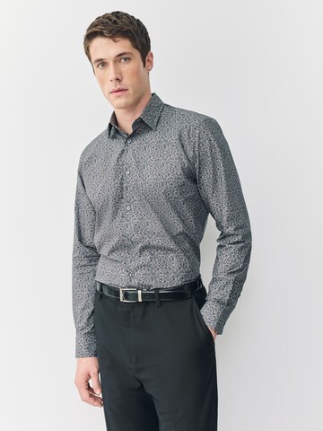 Coupe regular Chemise Next en bleu : devant