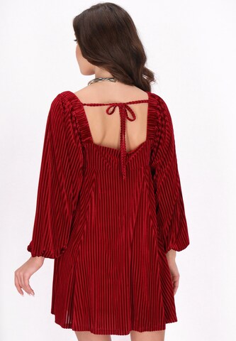 faina Dress in Red