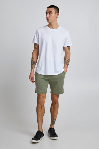 !Solid Regular Sweatshort 'OLIVER' in Grün