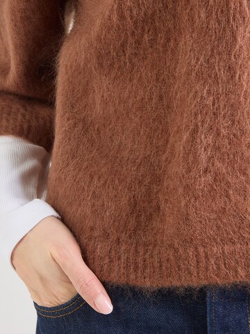 Pull-over & Other Stories en marron