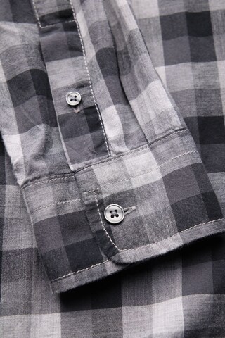 GAP Button Up Shirt in S in Grey