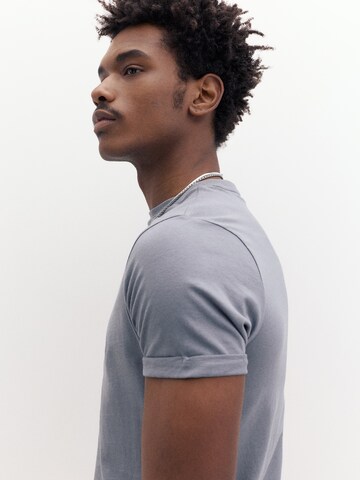 Pull&Bear Тениска в синьо