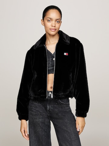 Tommy Jeans Jacke in Schwarz: Vorderseite