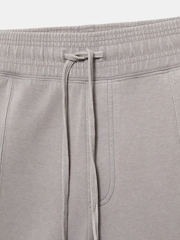 Pull&Bear Loosefit Kalhoty – šedá