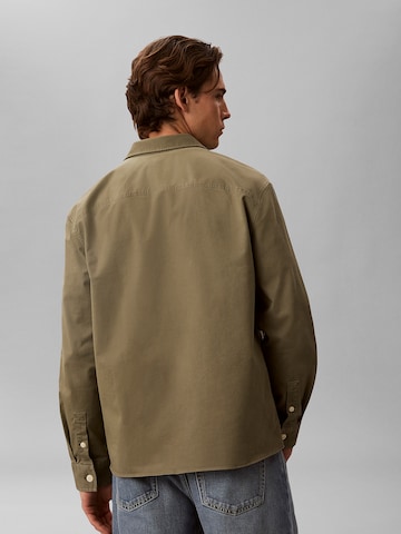 Coupe regular Chemise Calvin Klein Jeans en vert