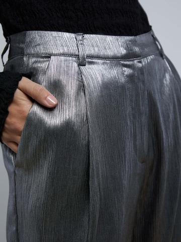 Scalpers Wide leg Pleat-Front Pants in Silver