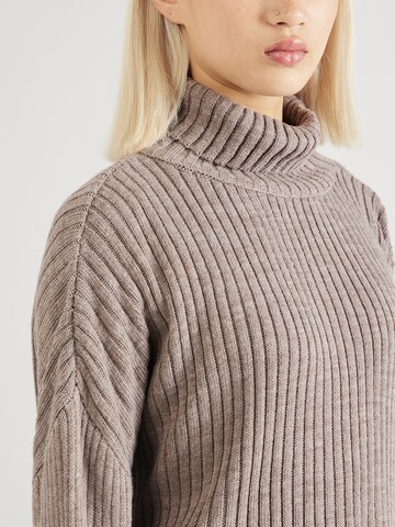 Trendyol Sweater in Brown