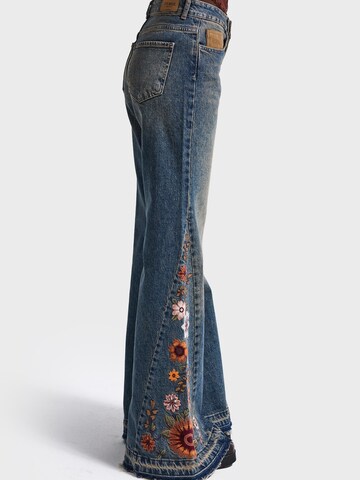 IT'S BASIC Flared Jeans 'FLARE MID RISE JEANS' i blå
