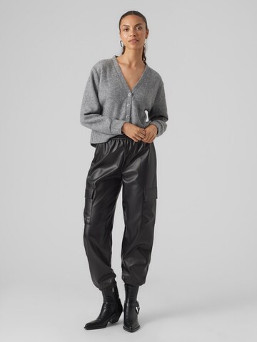 VERO MODA Tapered Cargobroek 'SOF' in Zwart